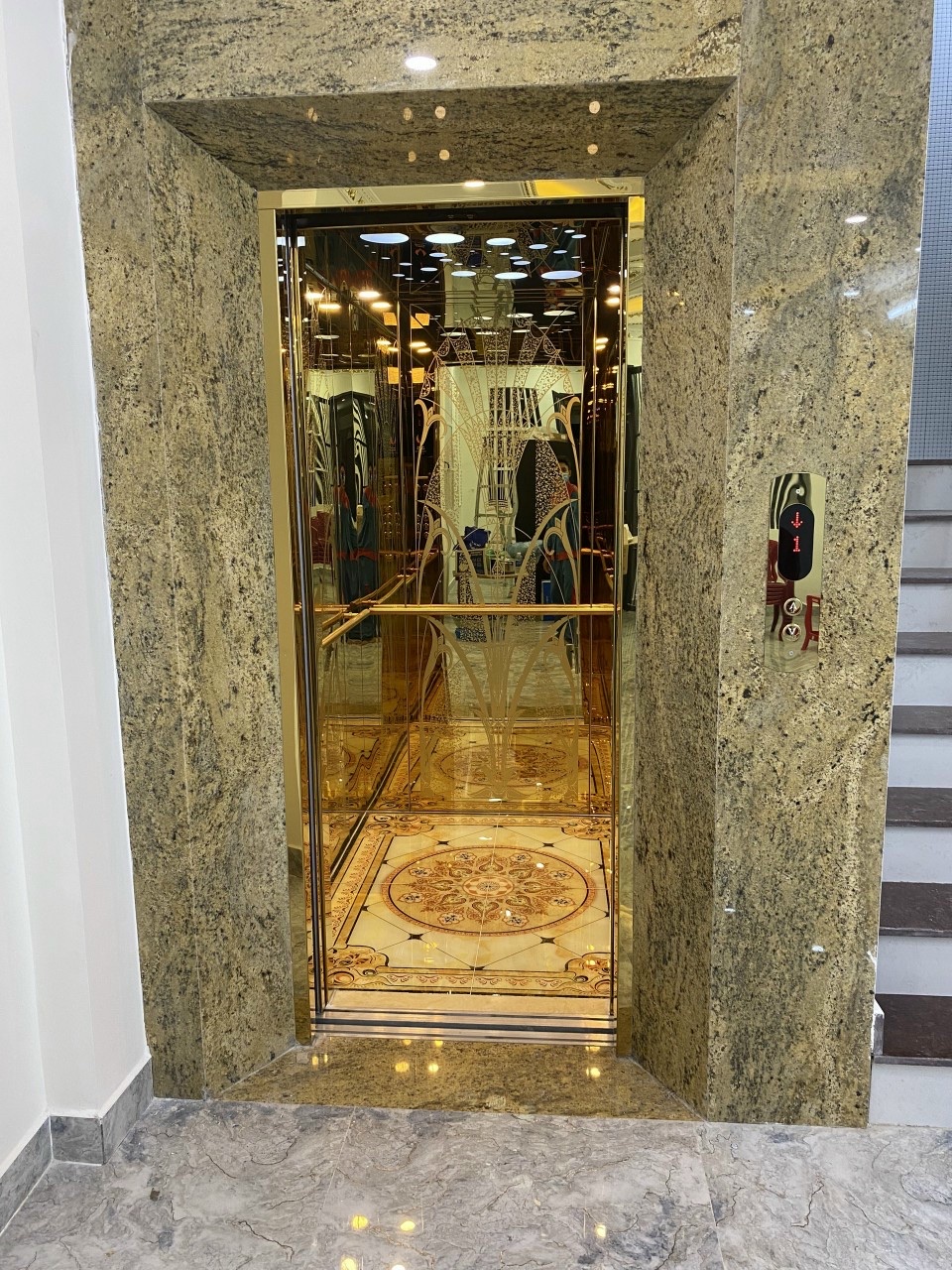 thang máy biệt thự