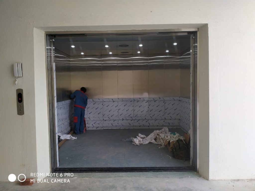 Kích thước thang máy nâng hàng