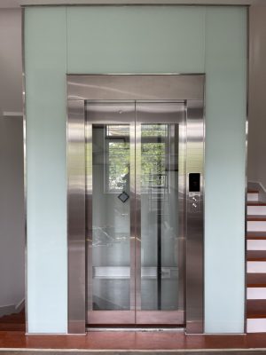 THANG MÁY QUAN SÁT PHOENIX ELEVATOR QS10 2022