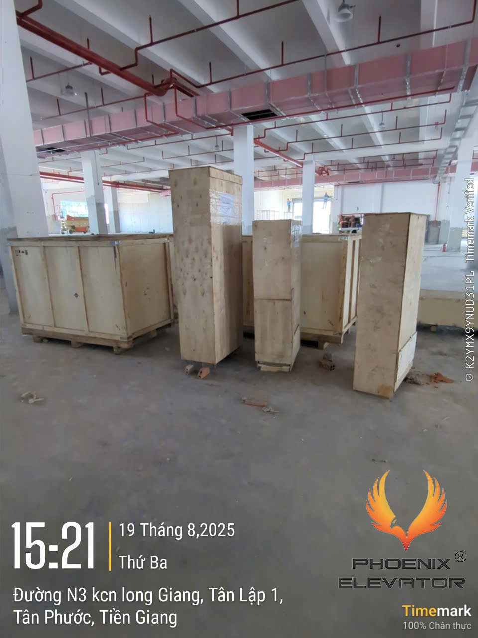 thang tải hàng kèm người tại Tiền Giang